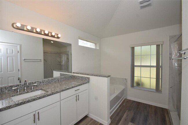 Building Photo - 12 Pierce Ln