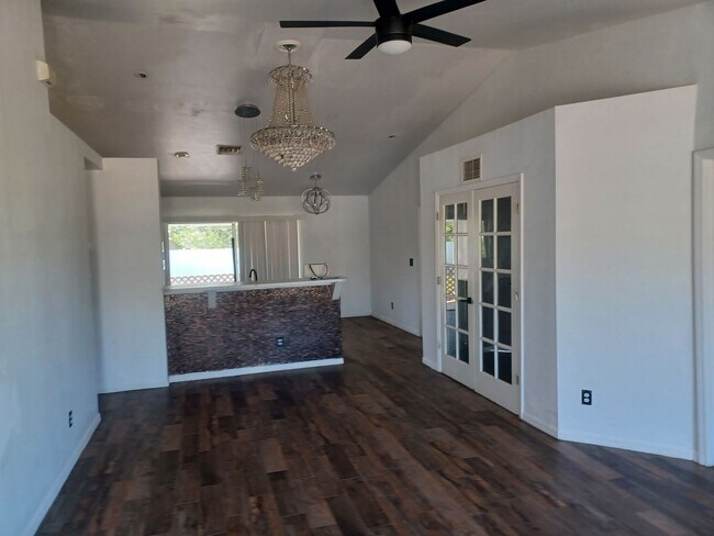 Building Photo - Available Now: 3/2 + den Home On A Quiet D...