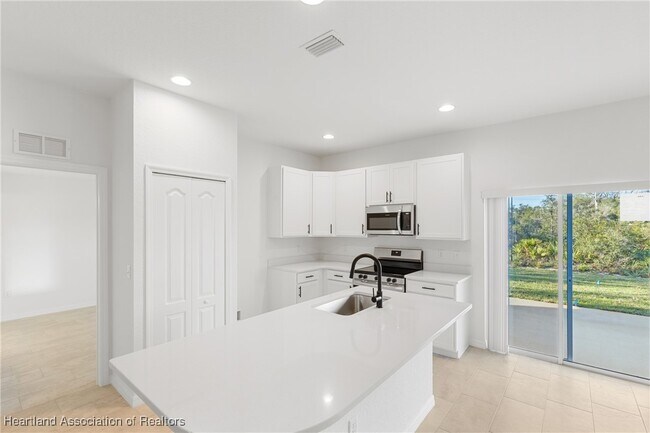 Building Photo - 6151 Monegro St
