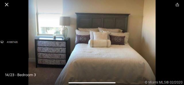 Building Photo - 8961 Lookout Pointe Dr