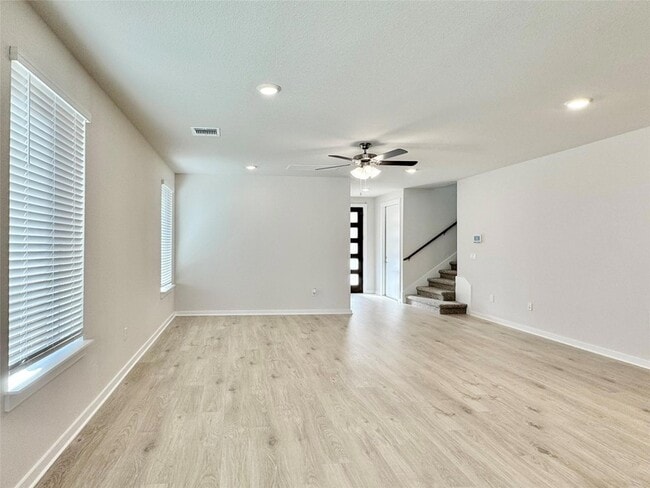 Building Photo - 404 Tinto St
