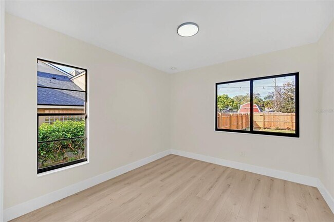 Building Photo - 8244 Limetree Ct