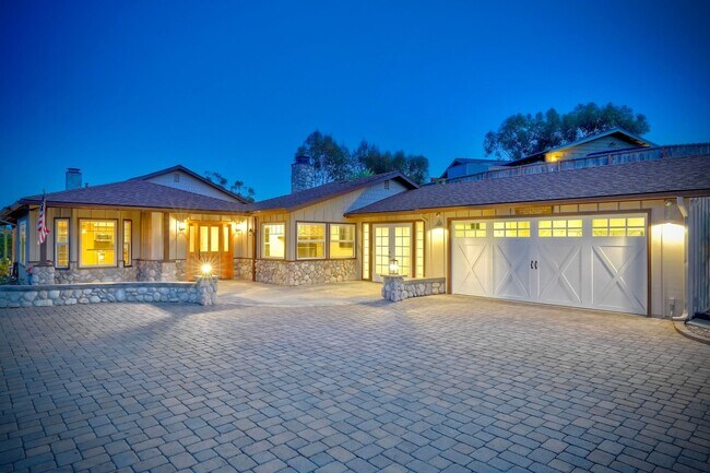 Building Photo - 125 Hummingbird Hill