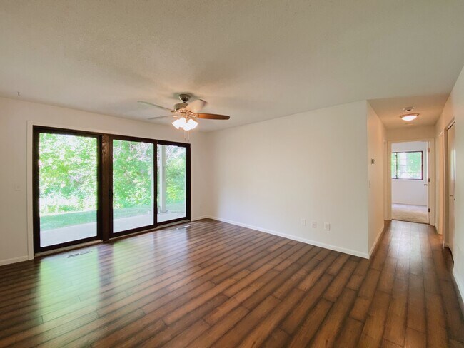 Building Photo - 11166 Westwind Dr