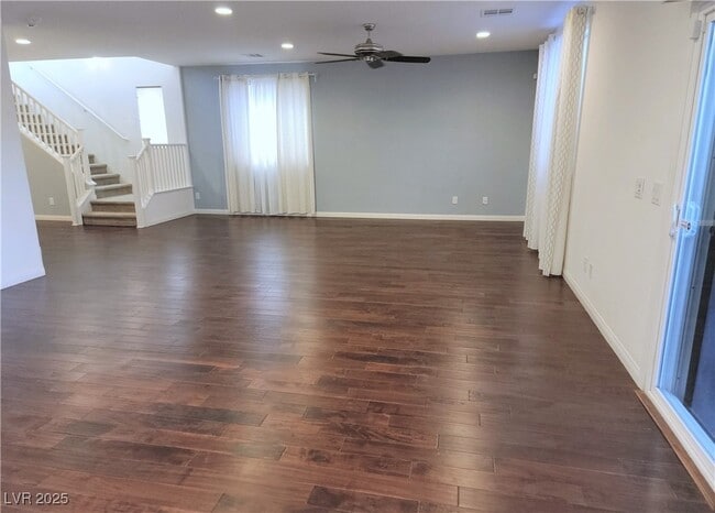 Building Photo - 10465 Saddle Mountain St
