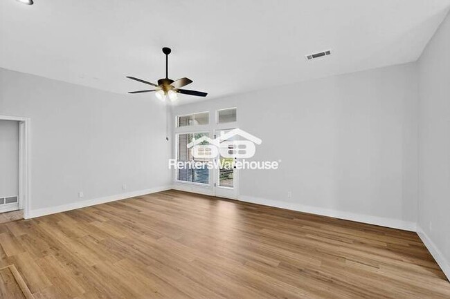Building Photo - 801 Snapdragon Ln