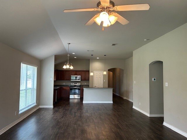 Building Photo - 1136 Edgewater Dr