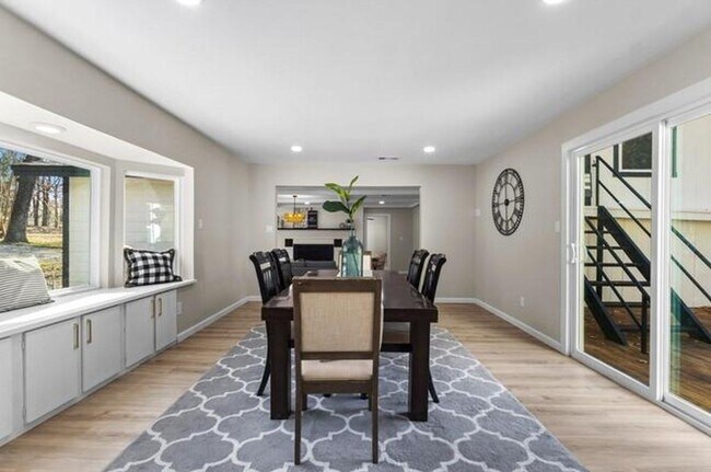 Building Photo - 2155 Hickory Trce