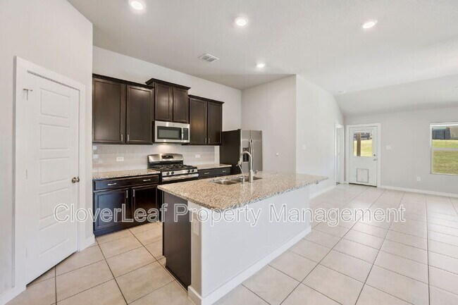 Building Photo - 14923 Costa Leon