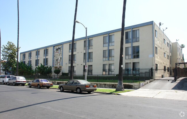 Building Photo - 970 Magnolia Ave