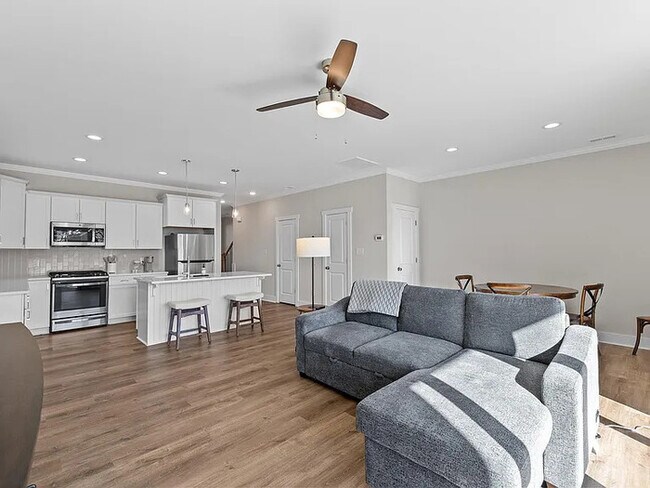 Building Photo - Lease OR Lease to Own