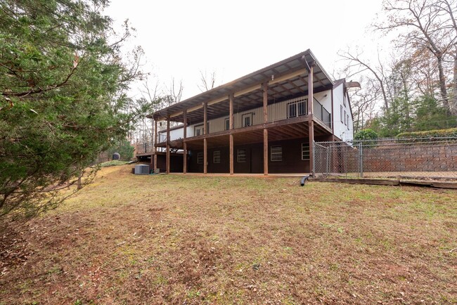 Building Photo - Oconee Country Living on 8+ Acres w/ Full ...