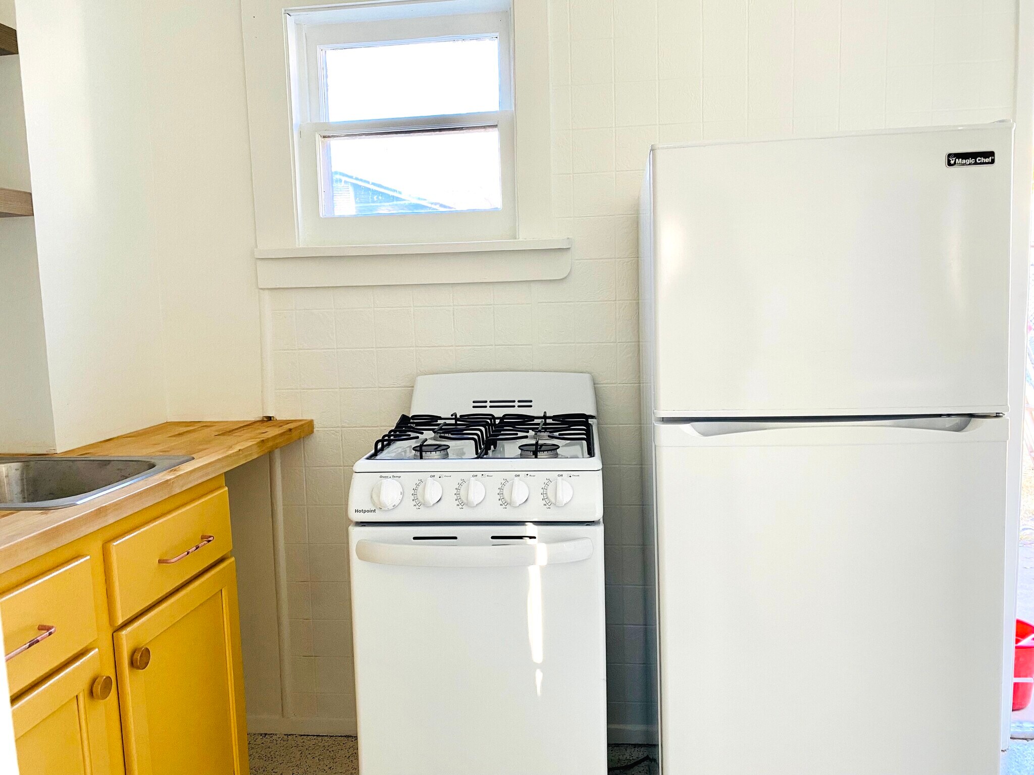 Building Photo - 1716 E Earll Dr