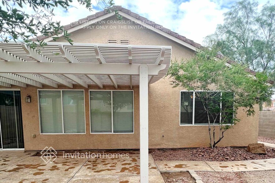 Building Photo - 646 Pinetop Lake St
