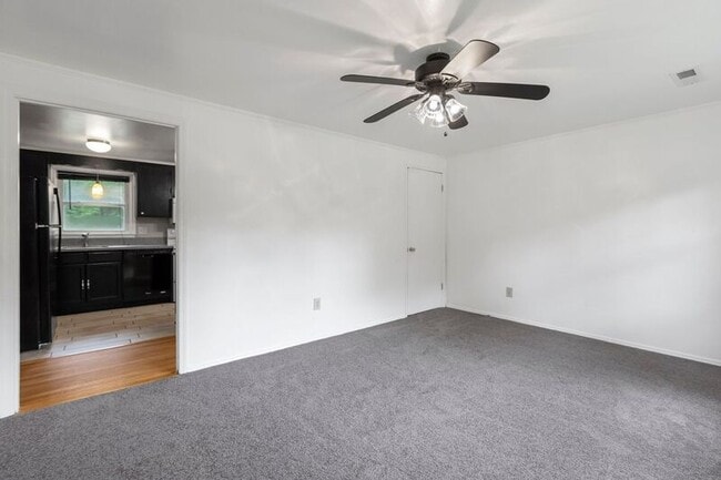 Building Photo - 7155 Gatewood Rd