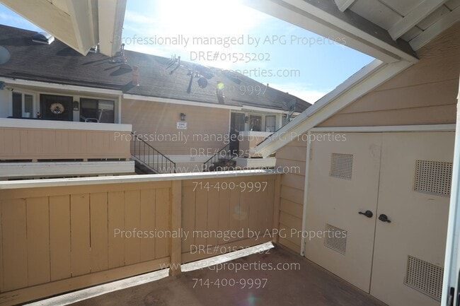 Building Photo - 7704 Elmdale Way