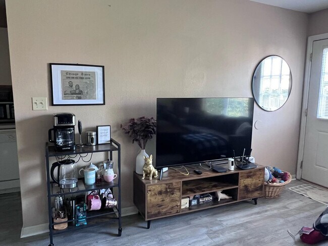 Building Photo - 2681 Tess Cir