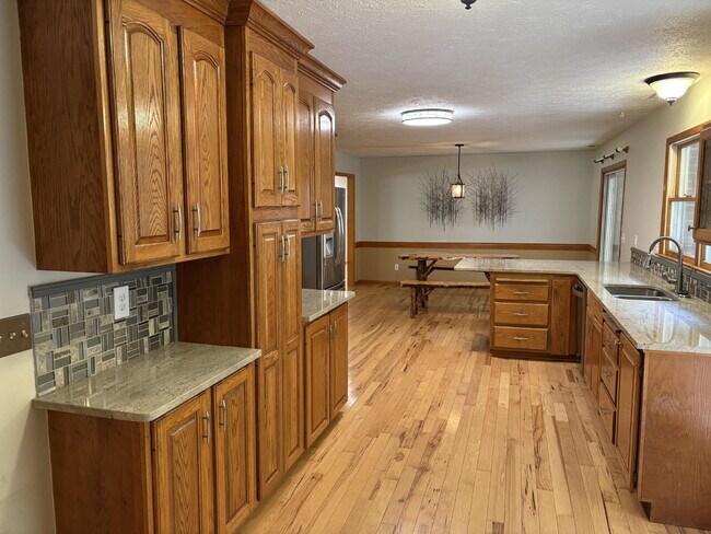 Building Photo - Great Family Home for Rent in Henderson County!