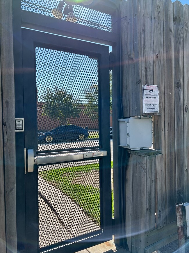 Building Photo - 3737 Wakeforest St