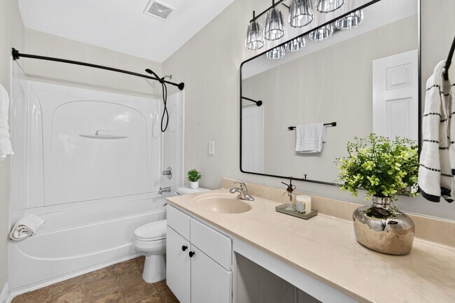 Building Photo - 4007 Jockey Club Circle