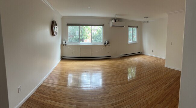 Primary Photo - 118 W Cedar St