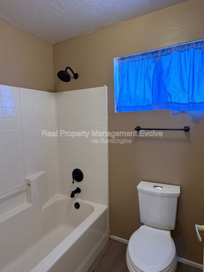 Building Photo - 10426 E Dolphin Ave