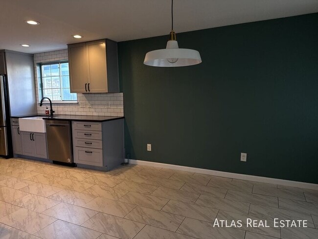 Building Photo - 8070 Decatur St