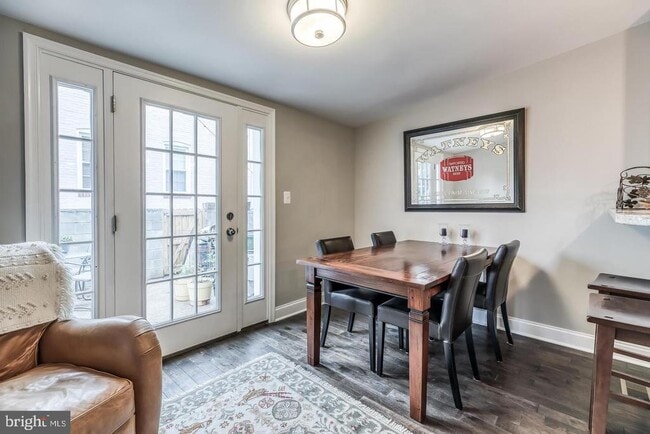 Building Photo - 3611 Hudson St