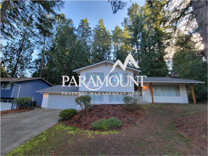 Building Photo - Cute & Fully Remodeled Home in Quiet Neighborhood!