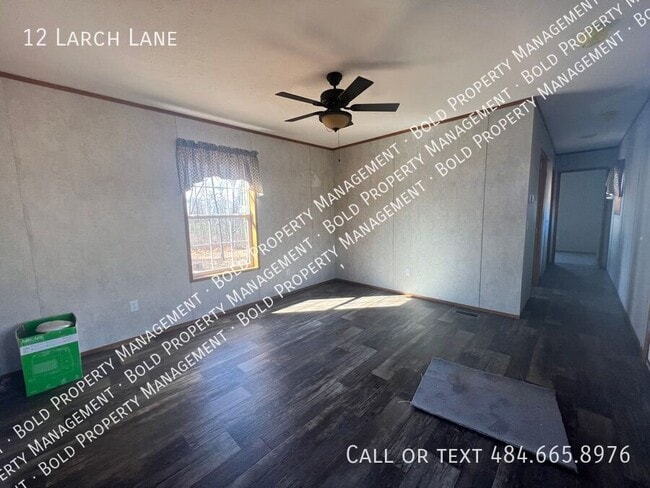 Building Photo - 12 Larch Ln