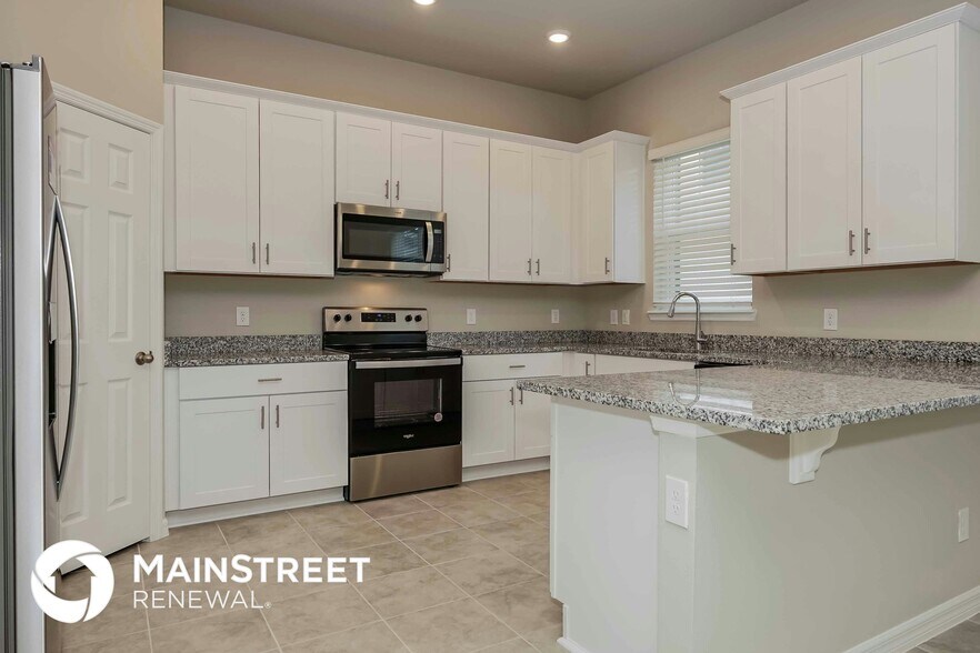 Building Photo - 518 Venetian Palms Blvd