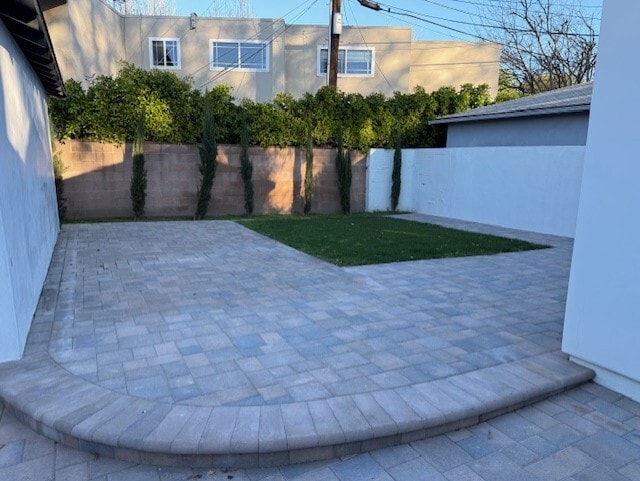 Building Photo - 517 Davis Ave