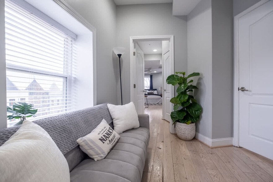 Building Photo - 45 Rhode Island Ave NE