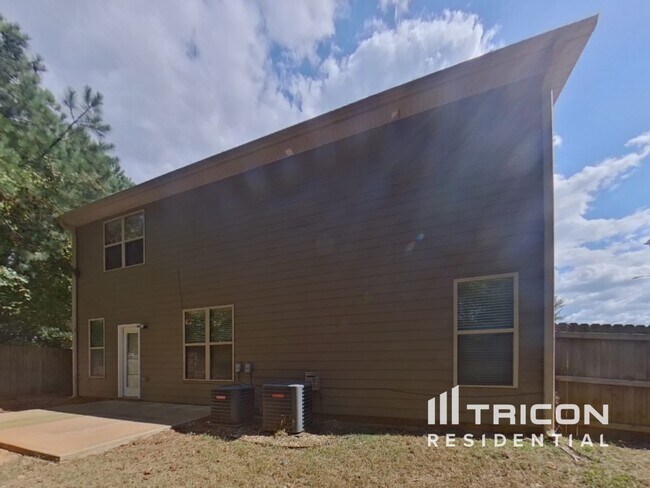 Building Photo - 64 Ledford Way