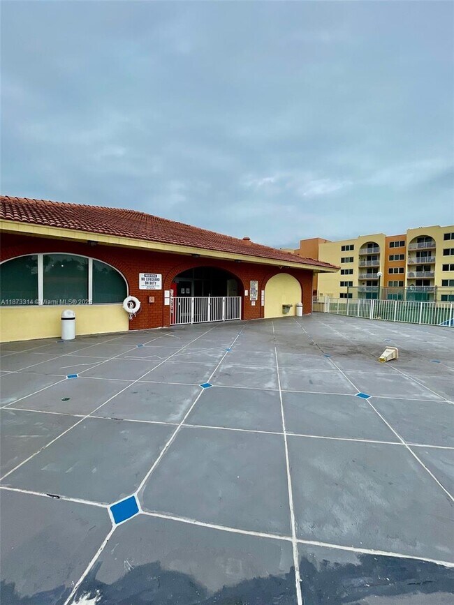 Building Photo - 7000 NW 186th St