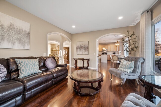 Building Photo - 142 N Dixon Dr