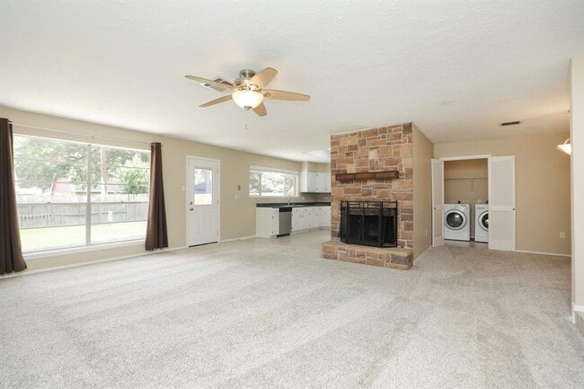 Building Photo - 15822 Whipple Tree Dr