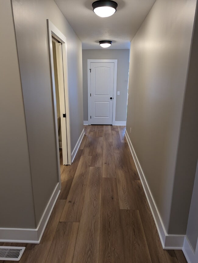Building Photo - Recently Built 4 Bedroom, 2.5 Bath Duplex in Grandville