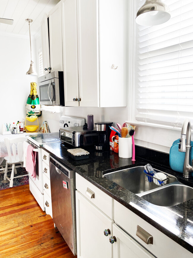 Kitchen with Dishwasher - 206 Calhoun St