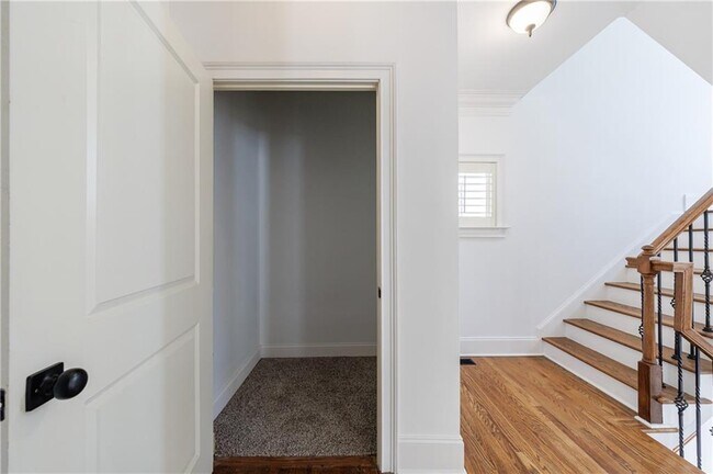 Building Photo - 1012 Madeline Ln