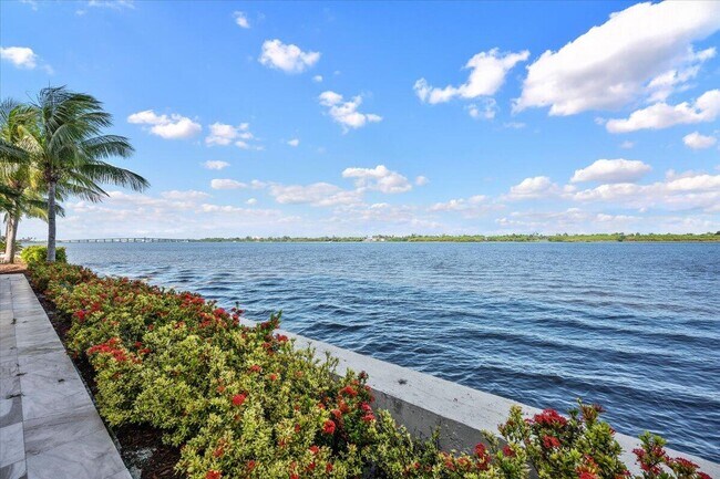Building Photo - 2560 S Ocean Blvd