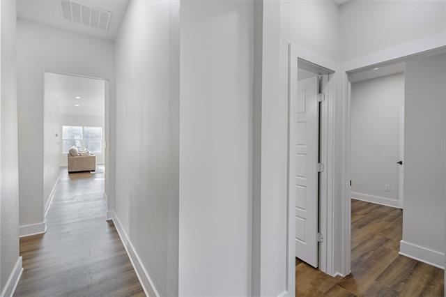 Building Photo - 1437 Norwood Dr