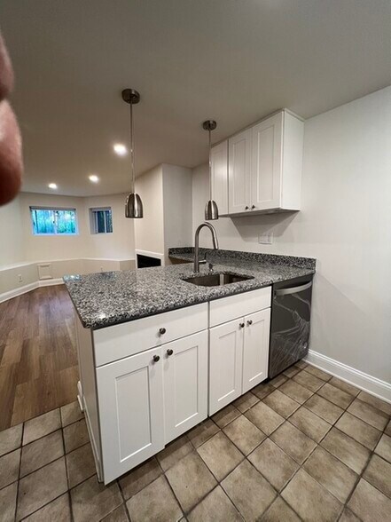 Kitchen - 1735 1/2 T St NW