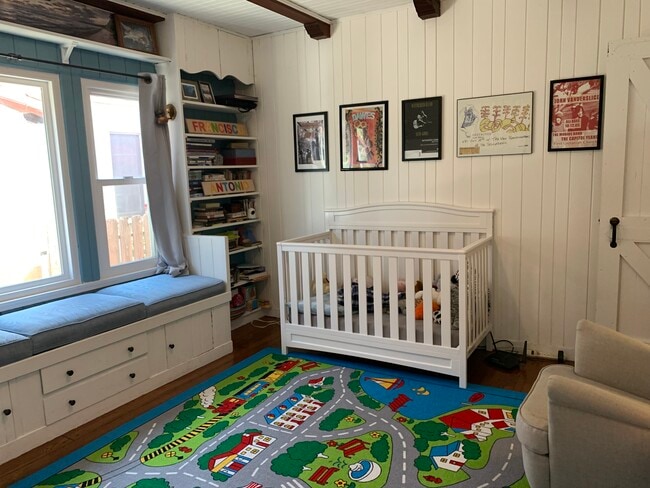 Building Photo - 4222 S Bronson Ave