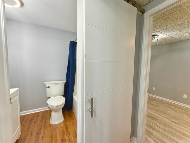 Building Photo - 1835 42nd Ave