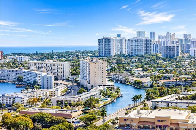 Building Photo - 1745 E Hallandale Beach Blvd