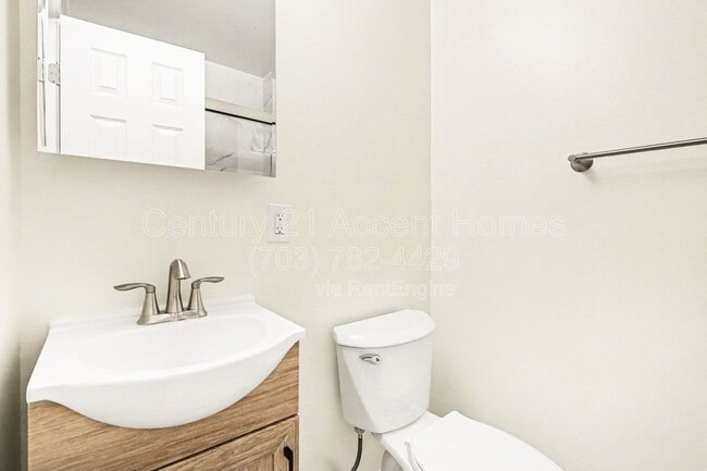 Building Photo - 7245 Reservoir Rd