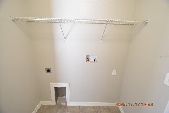 Building Photo - 10120 Carloway Hills Dr