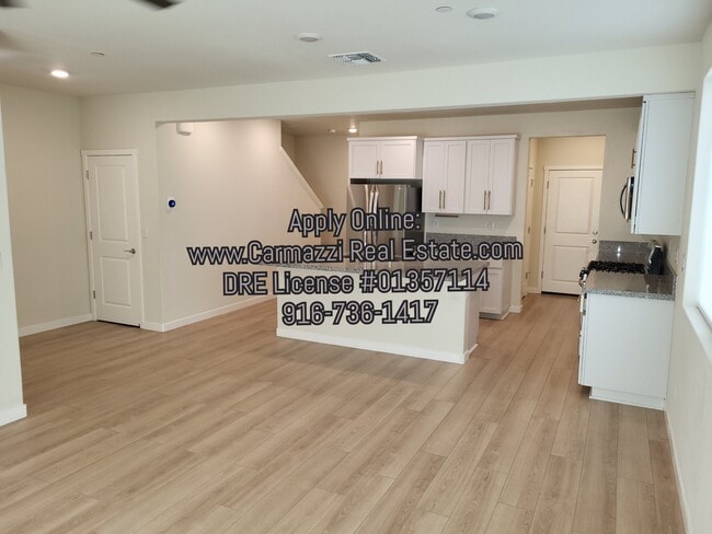 Building Photo - 3224 Finch Ln