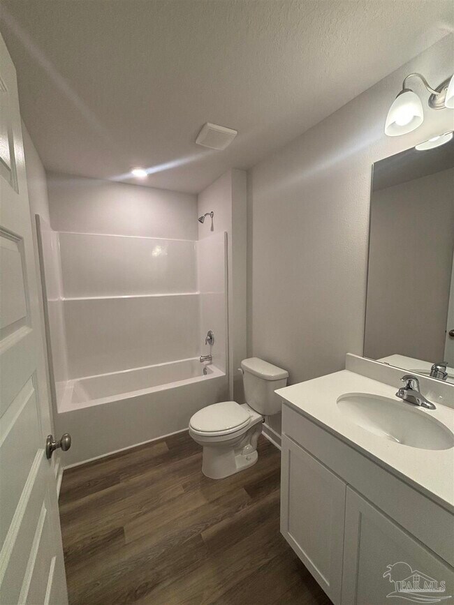 Building Photo - 111 Anhinga St